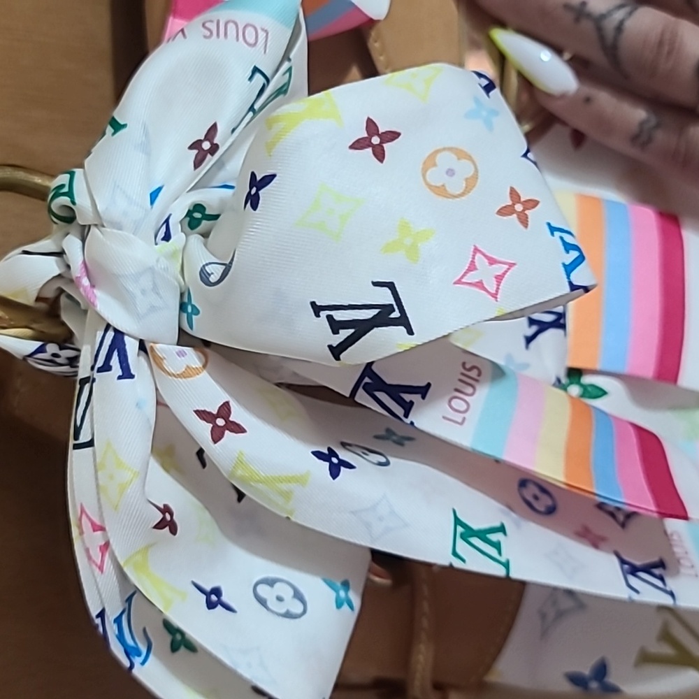 Louis Vuitton Ursula GM - Picture 8 of 15